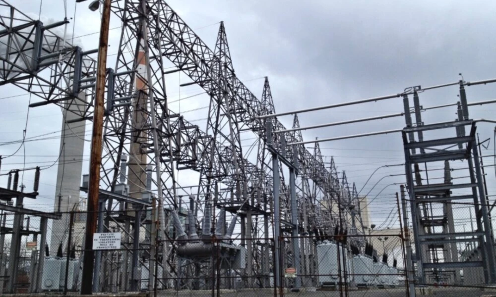 Colombia detiene exportación de energía eléctrica a Ecuador