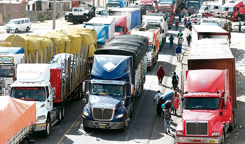 Transportistas de Perú convocan a paro de 72 horas