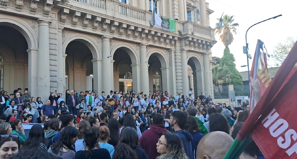Empleados en Argentina contra cierre de hospital de salud mental