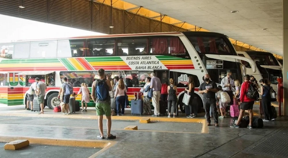 Argentina elimina transporte público de media y larga distancia