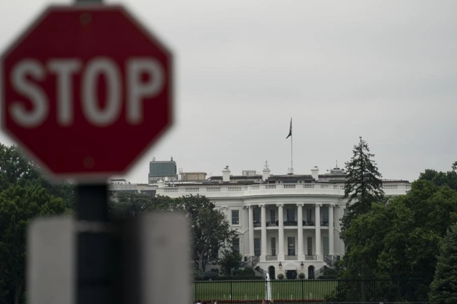Déficit de Estados Unidos alcanza los 1,8 billones de dólares