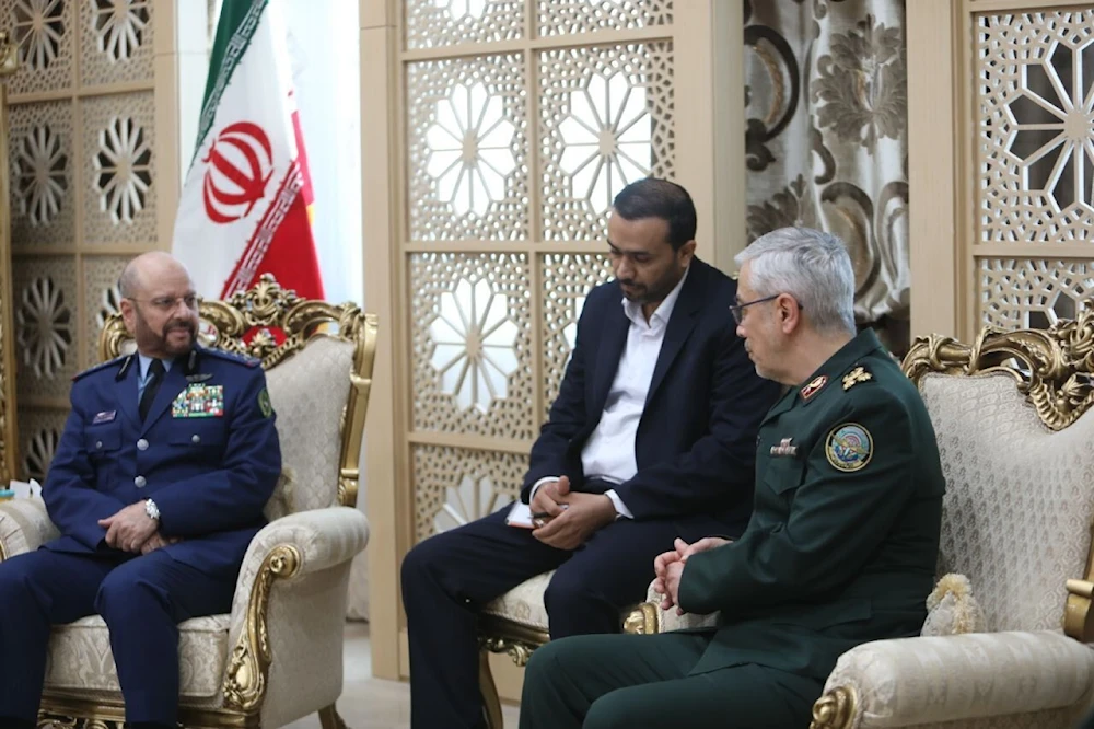 Irán y Arabia Saudita analizan cooperación entre fuerzas armadas