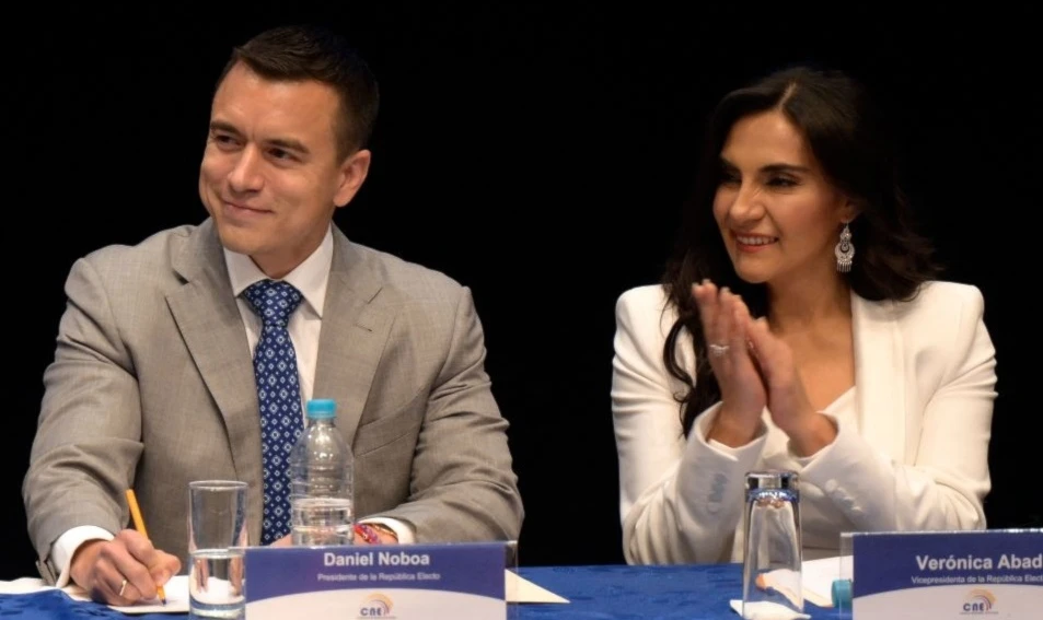Vicepresidenta ecuatoriana advierte sobre acciones en su contra