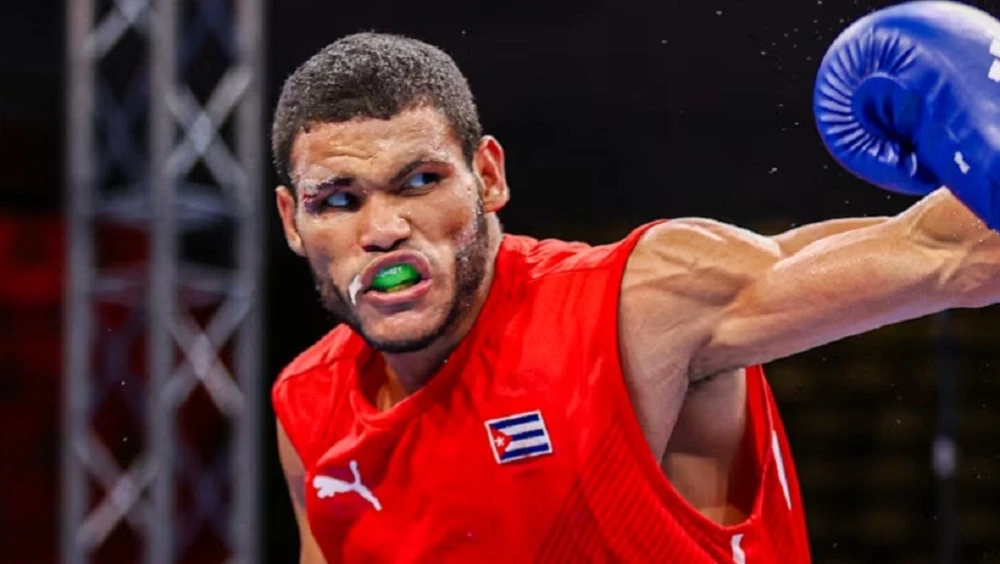 Campeón olímpico Erislandy Álvarez gana en boxeo profesional