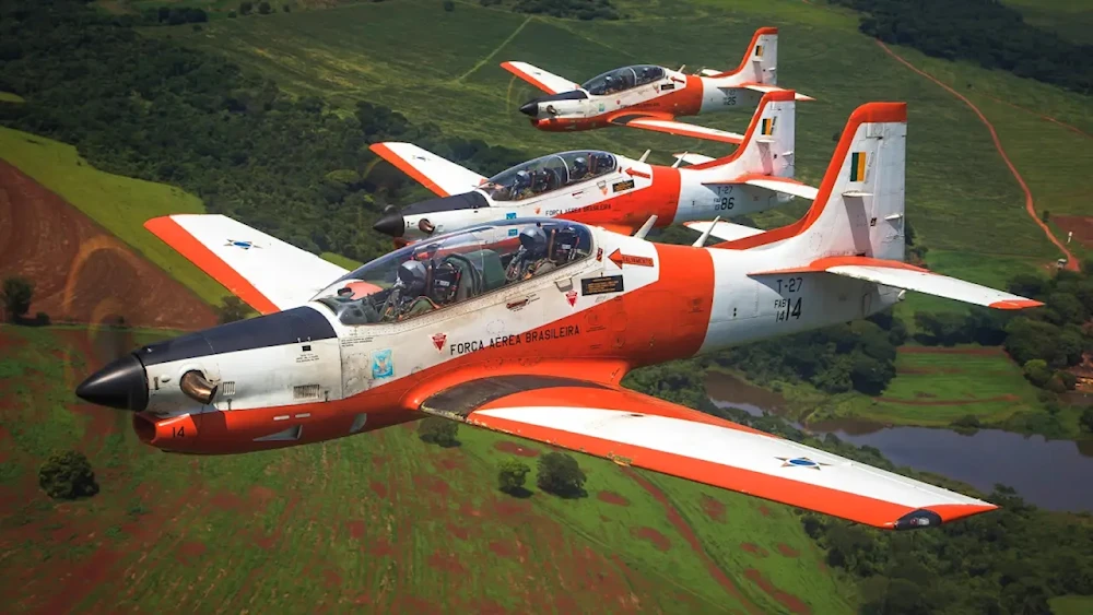 Aviones de guerra de Brasil colisionan en el aire sin dejar víctimas