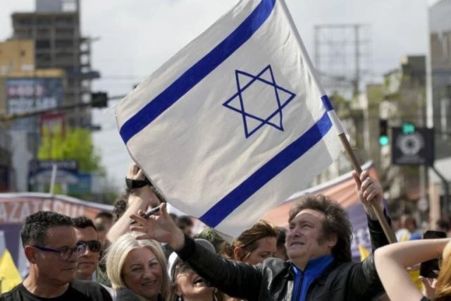 ¿Hay una política exterior argentina, o sólo adhesión a EEUU e Israel?