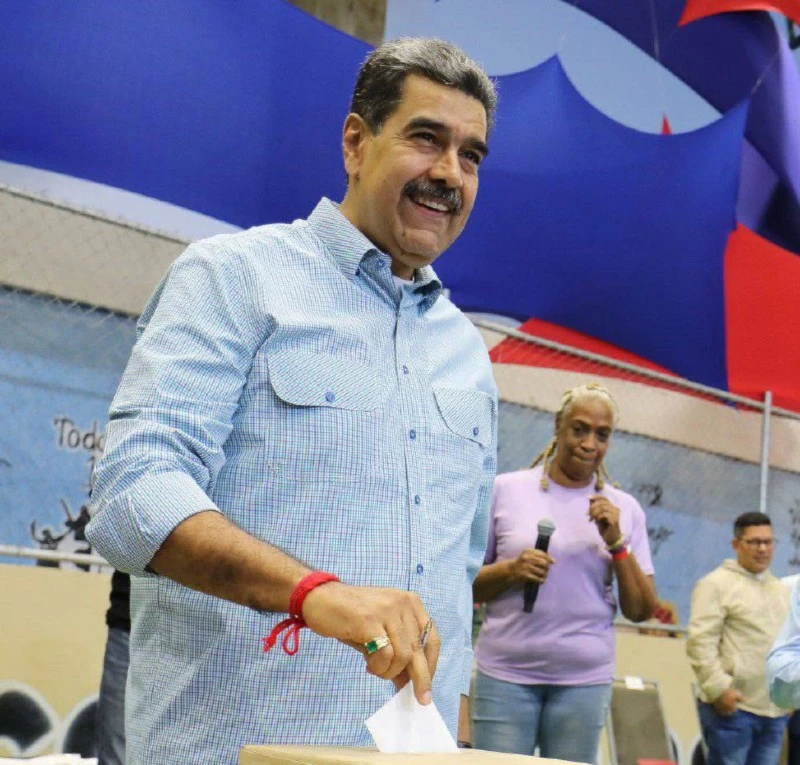 Maduro celebra elecciones de jueces de paz y anuncia comicios en 2025