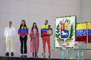 “No nos rendiremos jamás”: Autoridades venezolanas rinden homenaje al Libertador Simón Bolívar a 194 años de su partida