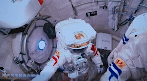 Astronautas del Shenzhou-19 completan sus primeras actividades extravehiculares (EVA) en la estación orbital de China