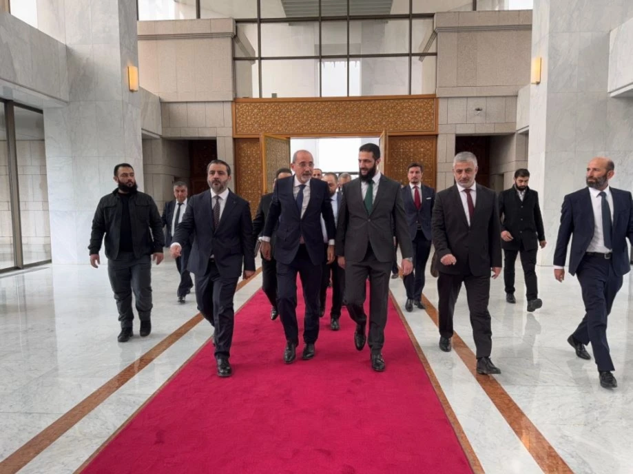 Canciller de Jordania expresa apoyo a Nueva Administración en Siria