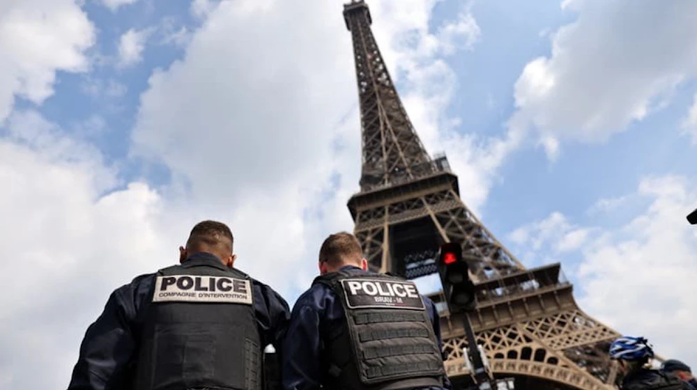 Cortocircuito en la Torre Eiffel disparó las alarmas en París