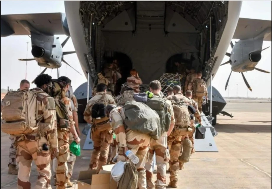 ¡Fuera Francia!: Chad y Senegal ponen fin a las bases militares