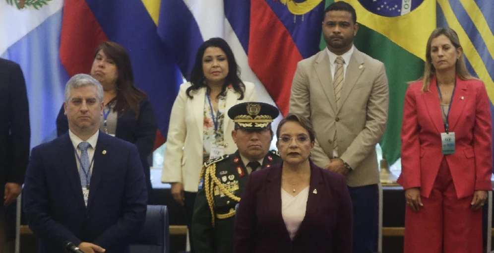 Xiomara Castro llama a frenar injerencia extranjera en Latinoamérica