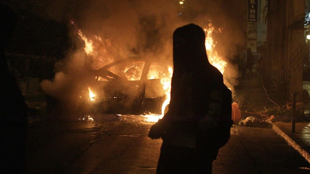 Policía griega dispersa protesta violenta de anarquistas