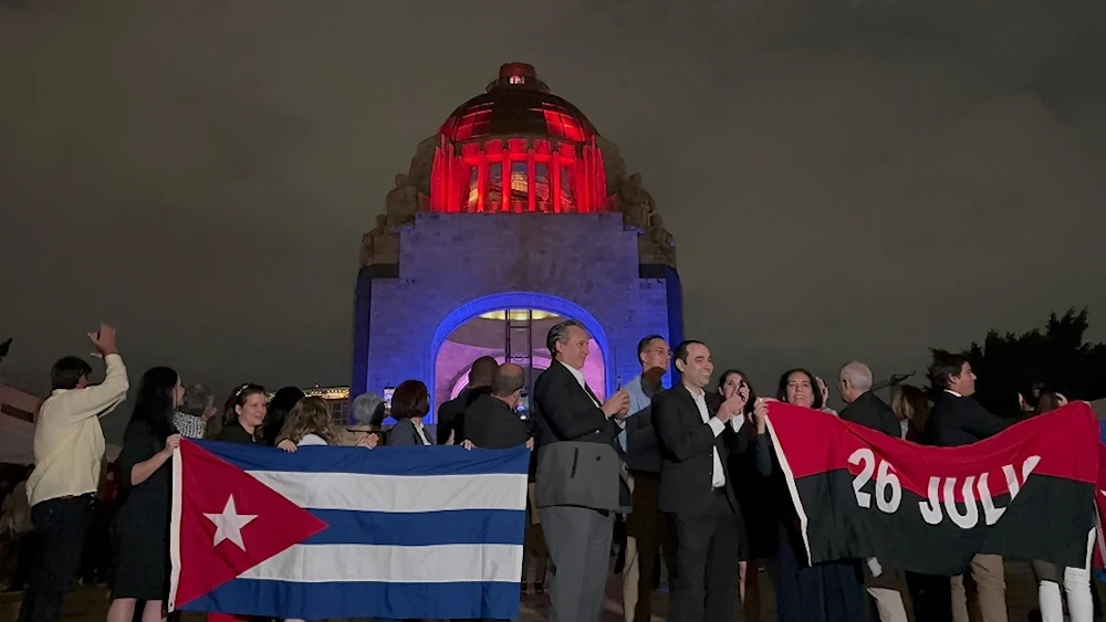 Iluminación en monumentos mexicanos honra fecha patria de Cuba