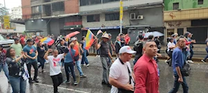 Venezuela marcha pacíficamente en las calles de Caracas por la paz de Venezuela