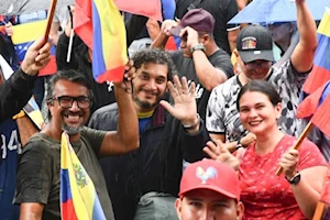 Venezuela marcha pacíficamente en las calles de Caracas por la paz de Venezuela