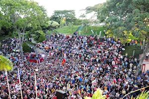 Venezuela marcha pacíficamente en las calles de Caracas por la paz de Venezuela