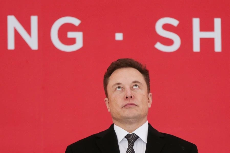 Gobierno británico enfrenta a Elon Musk por alentar disturbios
