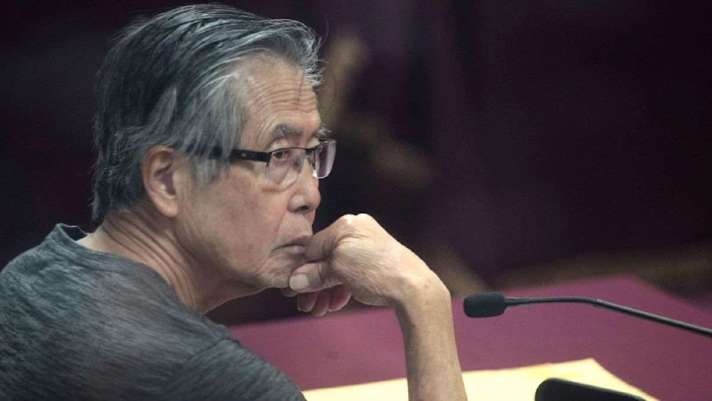 Ordenan en Perú reabrir caso contra Fujimori por esterilizaciones