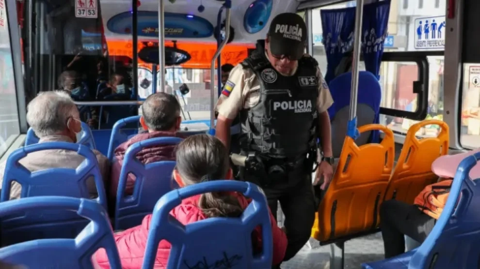 Ecuador: obreros españoles sobreviven a asalto armado en Guayaquil