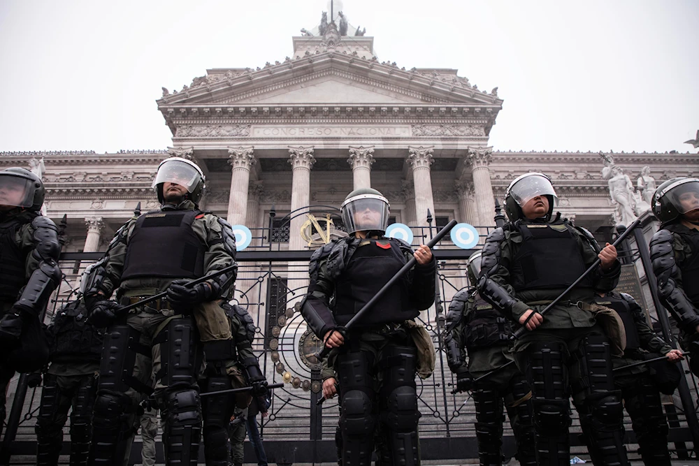 Trabajadores argentinos piden cese de políticas neoliberales de Milei