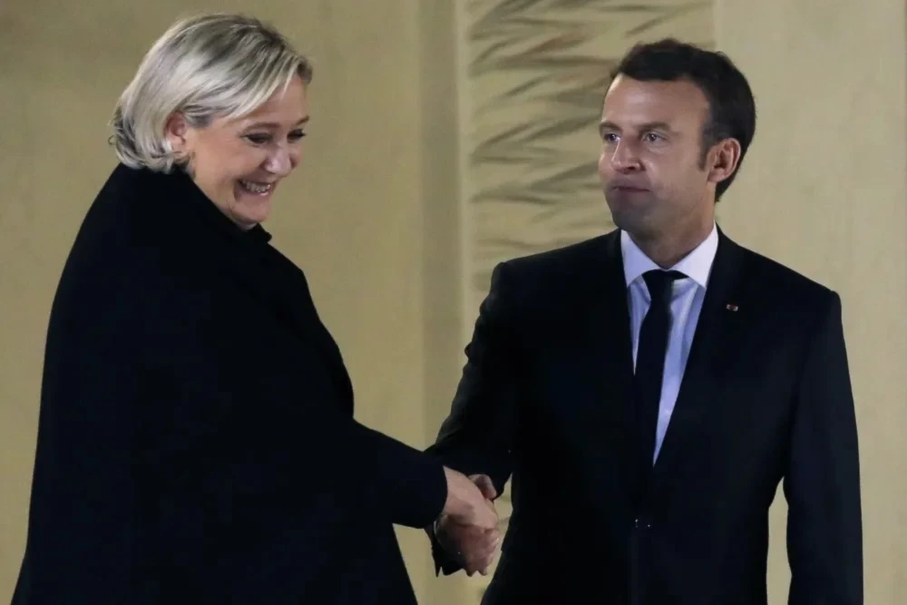 Macron rechaza nombrar un primer ministro de izquierdas en Francia
