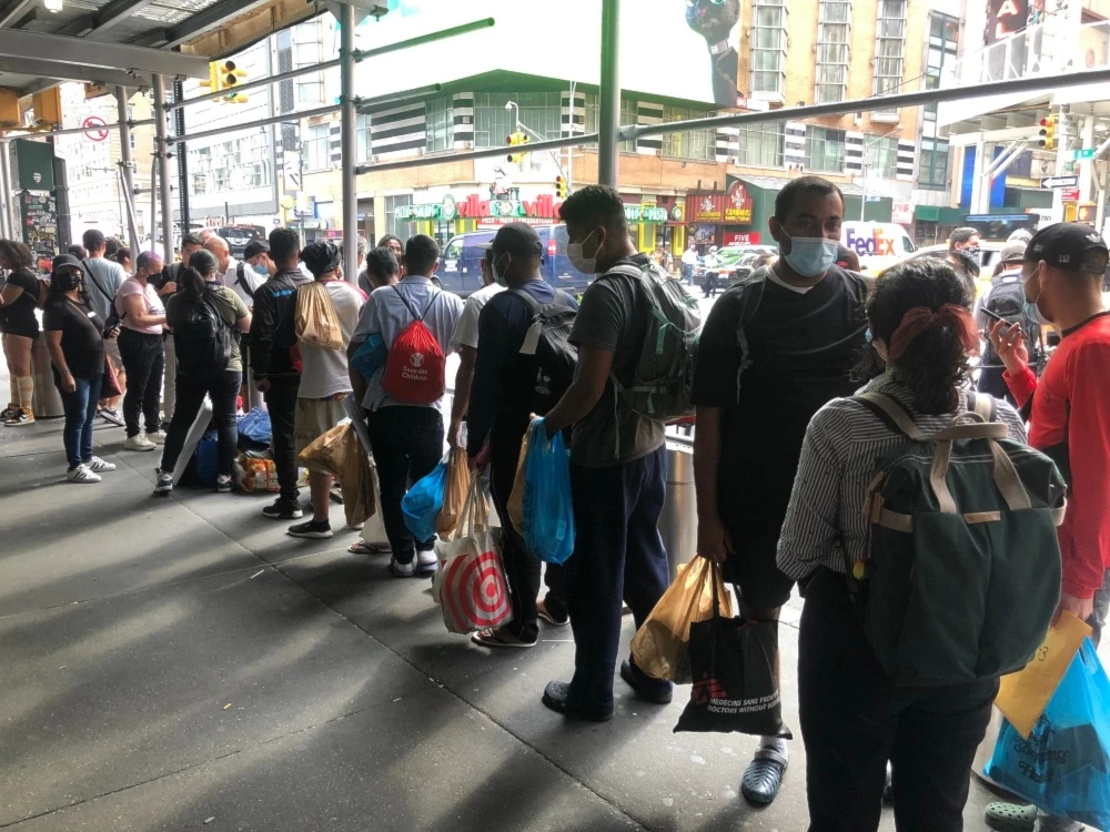 Miles de inmigrantes corren riesgo de desalojo en Nueva York