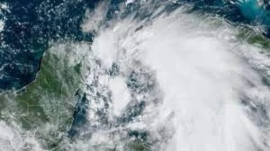 Florida en emergencia ante llegada de Helene como huracán mayor