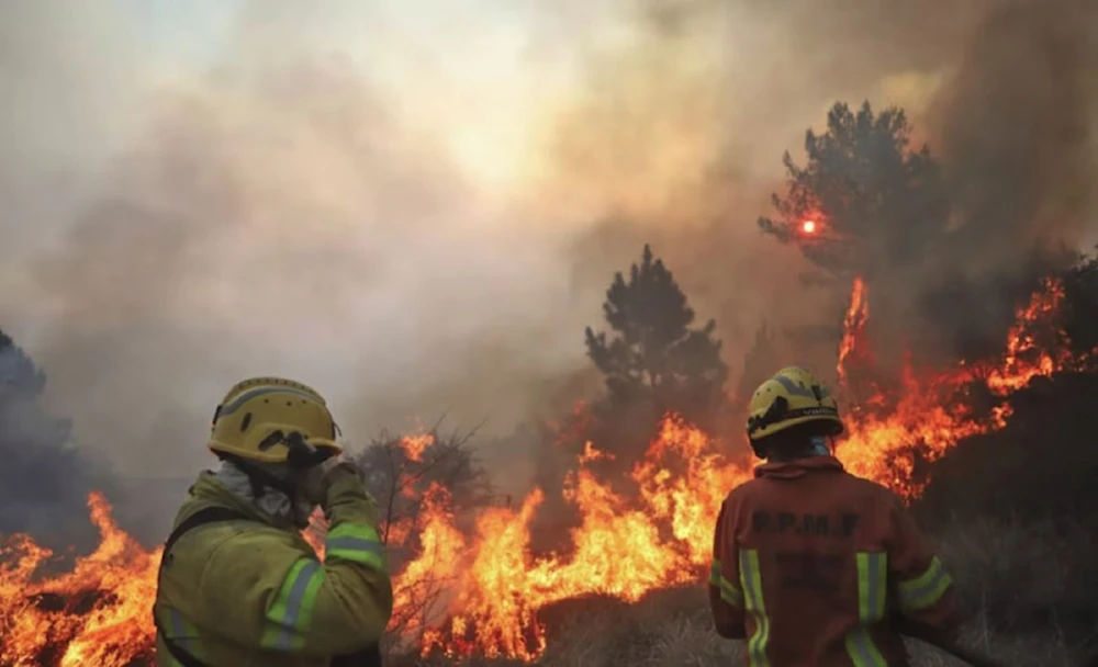 Incendio descontrolado arrasa las Sierras de Córdoba en Argentina