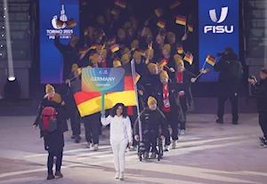 Así fue la espectacular ceremonia de apertura de los Juegos Mundiales Universitarios de Invierno FISU 2025 en Turín: más de 2.000 atletas de 57 países dan inicio a la gran competencia