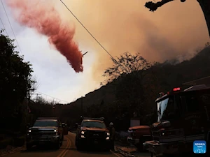 Histórico incendio en Los Ángeles deja al menos 24 muertos y emergencia sanitaria continúa