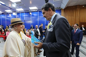 Presidente Nicolás Maduro entrega Premio Nacional de Cultura 2023-2024 a artistas que enriquecen el patrimonio cultural de los venezolanos