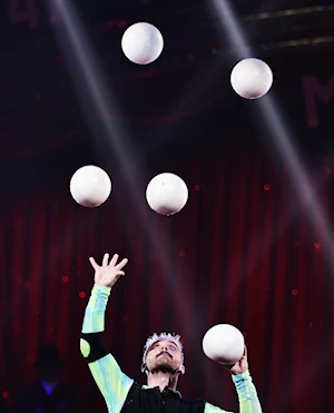 Más de 200 acróbatas de 22 países participan en el 47° Festival Internacional de Circo de Montecarlo en Mónaco