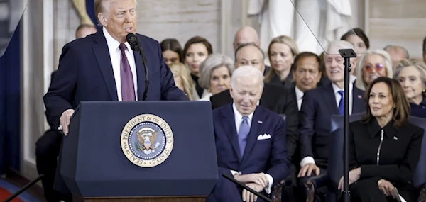 En su discurso de inauguración, Trump criticó la gestión del gobierno de Biden