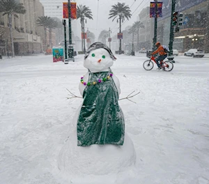 La ciudad estadounidense de Nueva Orleans despierta cubierta de nieve: el fenómeno más sorprendente desde 2009