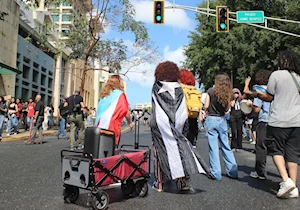 “No nos quieren educados”: Estudiantes de la Universidad de Puerto Rico protestan ante posible cierre de 64 cursos y carreras