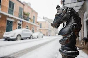 La ciudad estadounidense de Nueva Orleans despierta cubierta de nieve: el fenómeno más sorprendente desde 2009