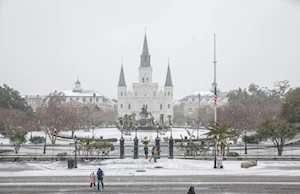 La ciudad estadounidense de Nueva Orleans despierta cubierta de nieve: el fenómeno más sorprendente desde 2009