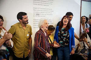 "Cada encuentro es una victoria del amor sobre el horror": Abuelas de Plaza de Mayo anuncian la identificación de la nieta 139, hija de desaparecidos durante la dictadura de Argentina