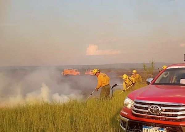 Incendio de magnitud afecta zona forestal en el centro de Paraguay