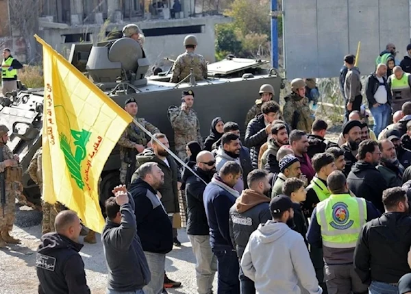 Libaneses acuden a sus hogares en el sur a pesar de ataques israelíes.