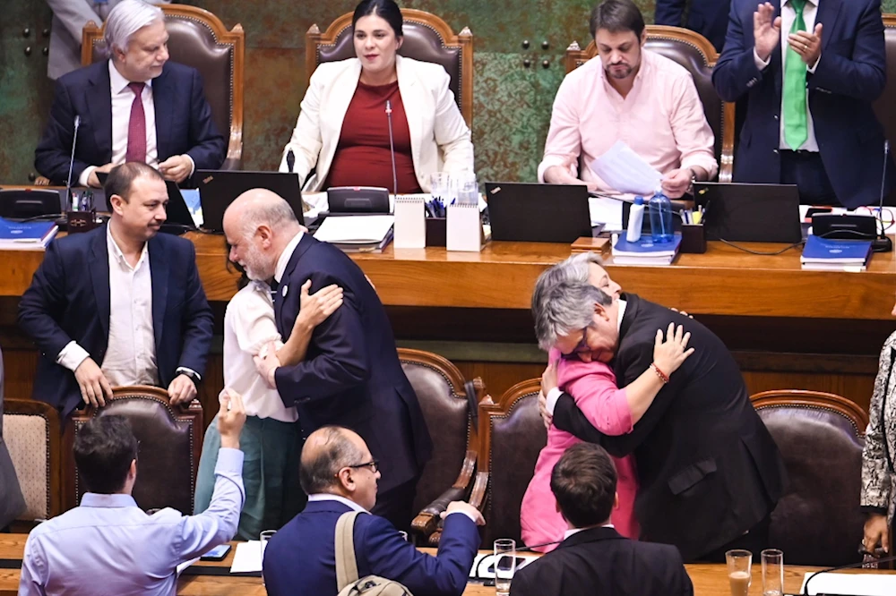 Chile aprueba histórica reforma de pensiones tras 40 años de espera