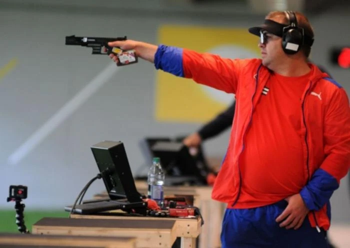 Campeón olímpico de tiro pudiera quedar fuera de Los Ángeles 2028