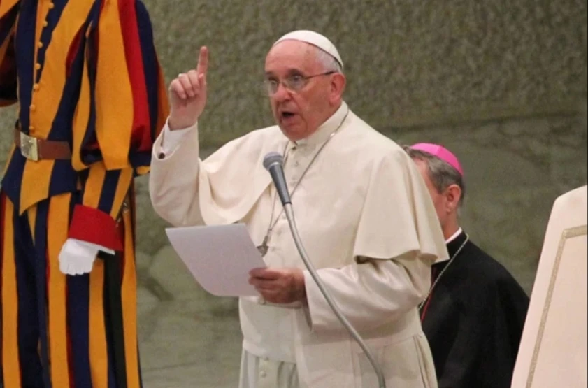 Papa Francisco aboga por un mundo sin acoso escolar entre los jóvenes