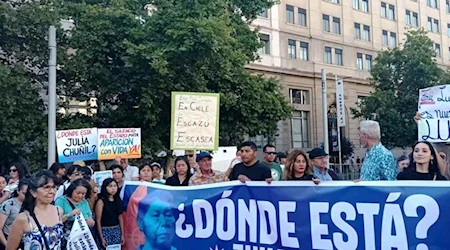 Unos 200 grupos sociales exigen conocer paradero de mapuche chilena