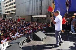 Miles de jóvenes venezolanos marcharon por Caracas este 12 de febrero para conmemorar el Día de la Juventud