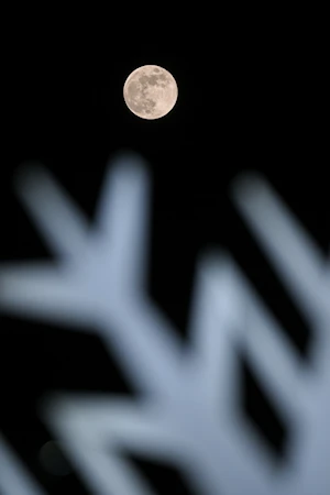 Así de deslumbrante se vio la Luna de Nieve de este 12 de febrero: un novilunio que coincide con el Año Nuevo Chino, y una espectacular alineación planetaria