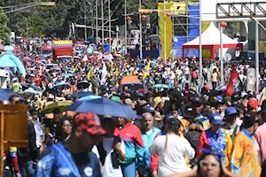 Miles de jóvenes venezolanos marcharon por Caracas este 12 de febrero para conmemorar el Día de la Juventud