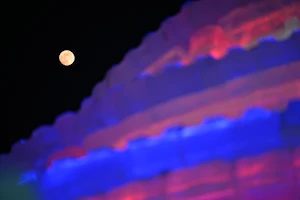 Así de deslumbrante se vio la Luna de Nieve de este 12 de febrero: un novilunio que coincide con el Año Nuevo Chino, y una espectacular alineación planetaria
